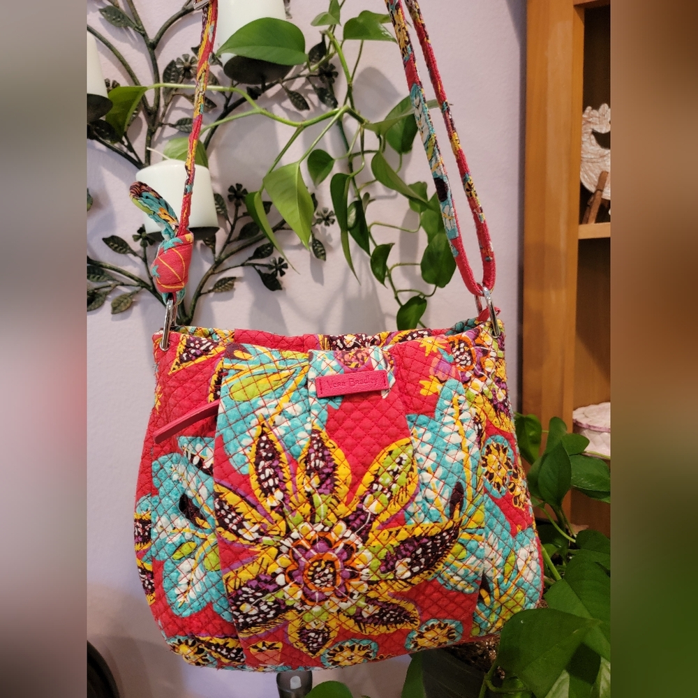 Vera Bradley Hadley Crossbody in Rumba pattern. - Picture 1 of 13